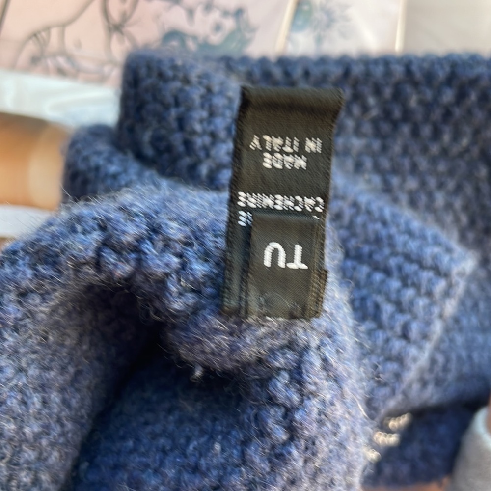 Chanel CC cashmere gloves - Picture 7 of 10